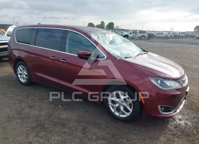 2017 Chrysler PACIFICA photo