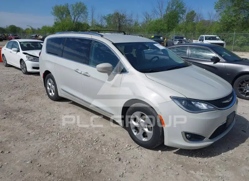 2017 Chrysler PACIFICA photo