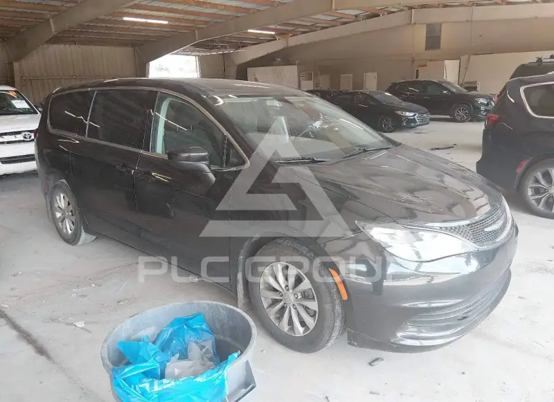 2017 Chrysler PACIFICA photo