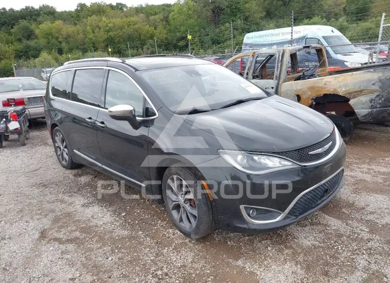 2017 Chrysler PACIFICA photo
