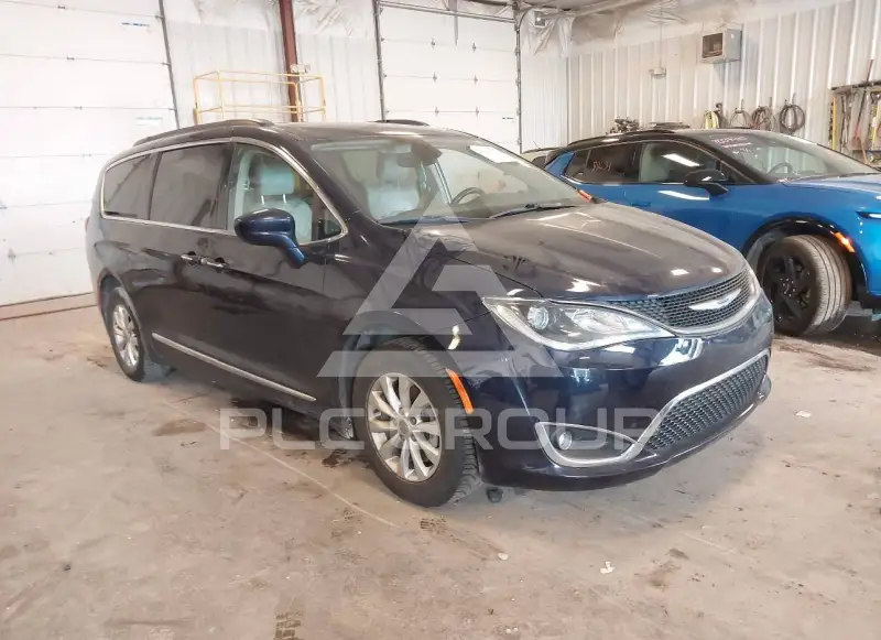 2017 Chrysler PACIFICA photo