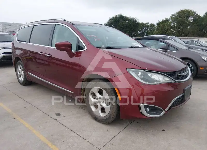 2017 Chrysler PACIFICA photo