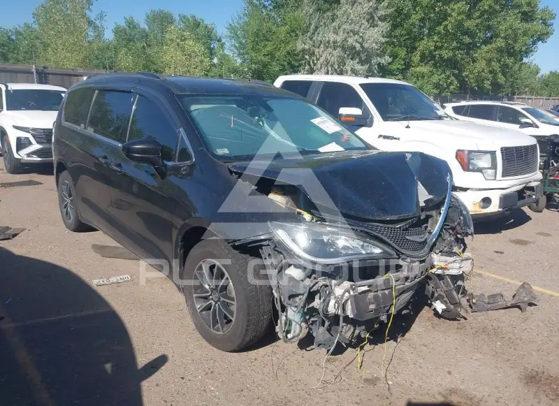 2017 Chrysler PACIFICA photo