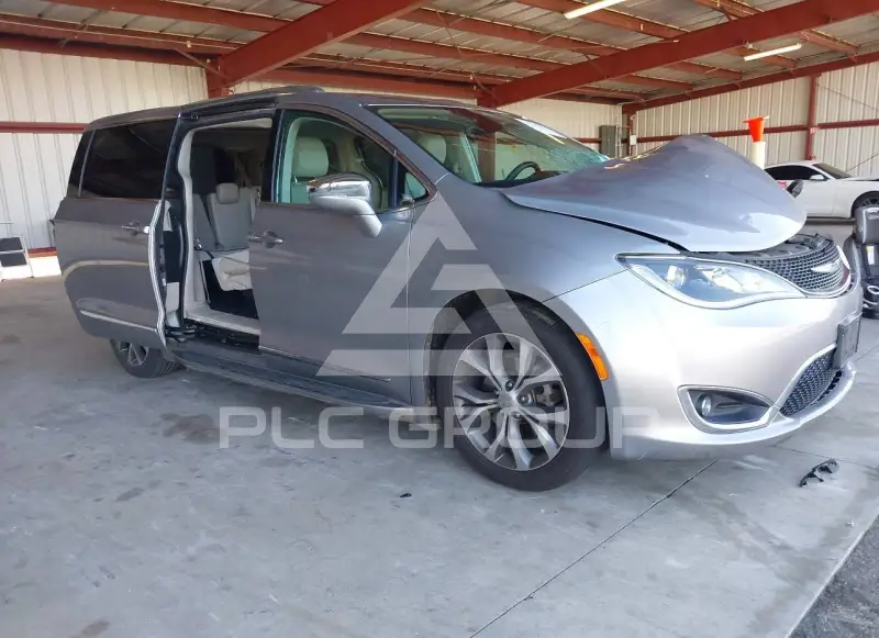 2017 Chrysler PACIFICA photo