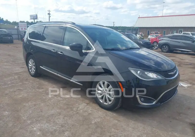 2017 Chrysler PACIFICA photo