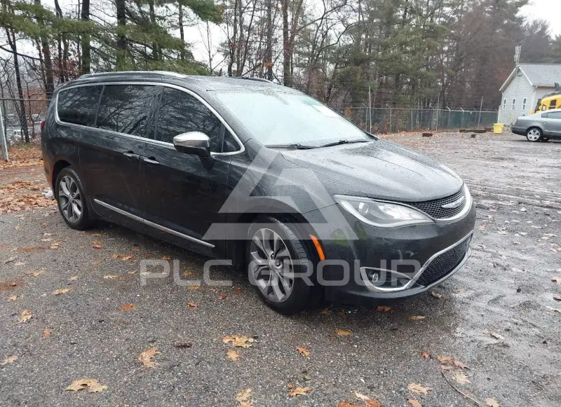 2017 Chrysler PACIFICA photo