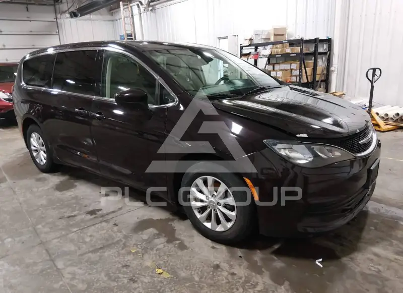 2017 Chrysler PACIFICA photo