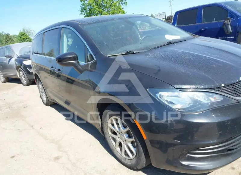2017 Chrysler PACIFICA photo