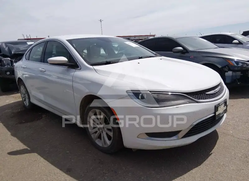 2017 Chrysler 200 photo
