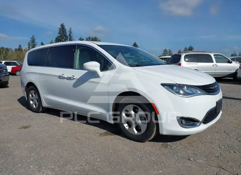 2017 Chrysler PACIFICA фото