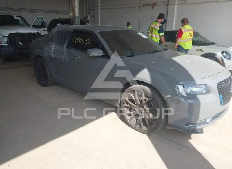 2017 Chrysler 300 photo