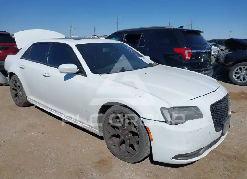 2017 Chrysler 300 фото