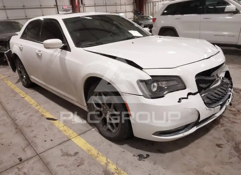 2017 Chrysler 300 photo