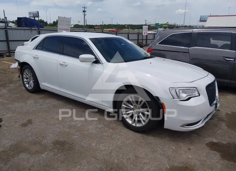 2017 Chrysler 300 фото