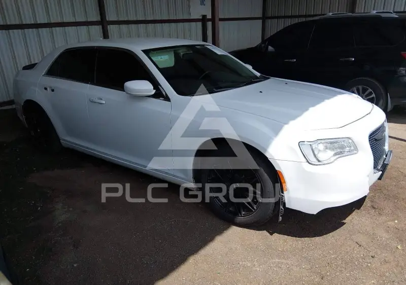 2017 Chrysler 300 фото
