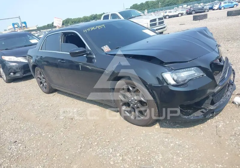 2017 Chrysler 300 photo