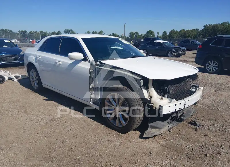2017 Chrysler 300 photo