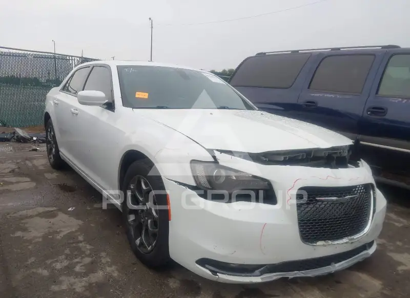 2017 Chrysler 300 фото