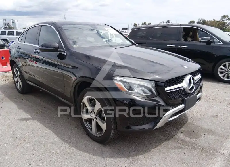 2017 Mercedes Benz Glc 300 фото