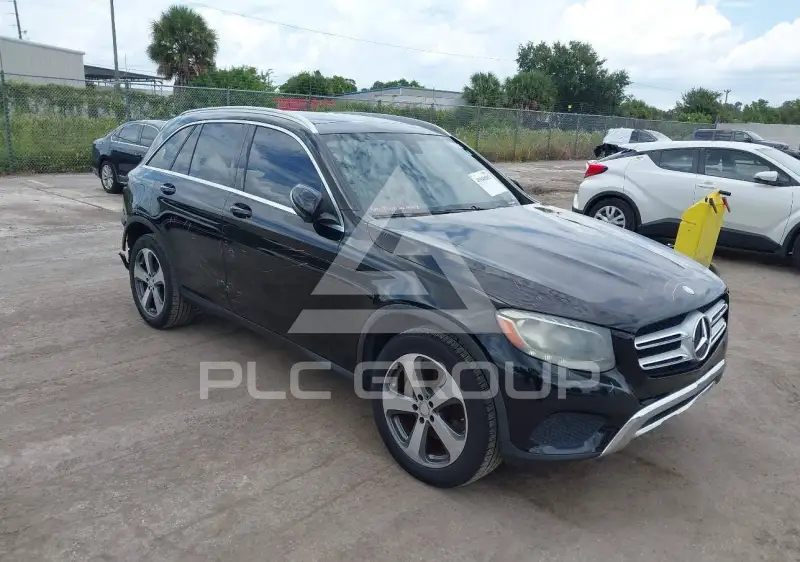 2017 Mercedes Benz GLC-Class фото