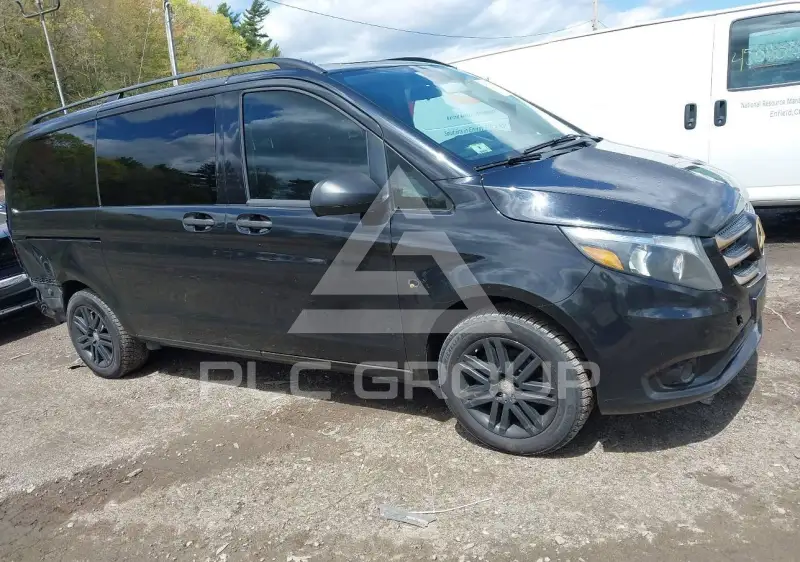 2017 Mercedes Benz METRIS photo