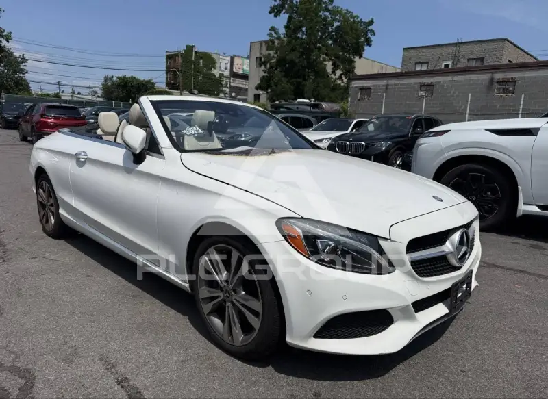 2017 Mercedes Benz C 300 фото