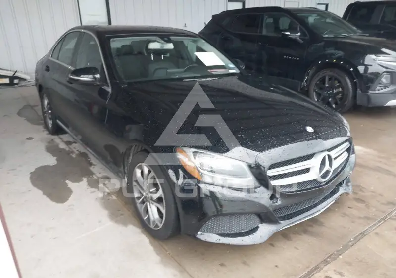 2017 Mercedes Benz C 300 фото