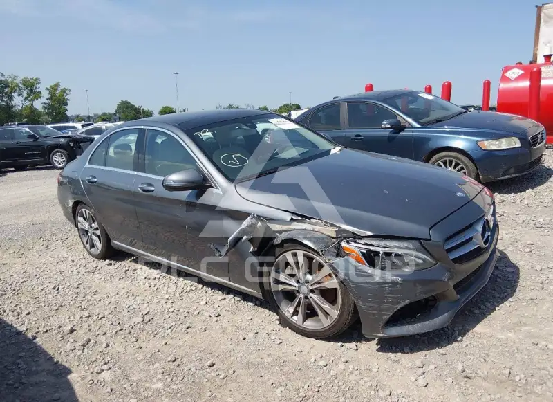 2017 Mercedes Benz C 300 фото