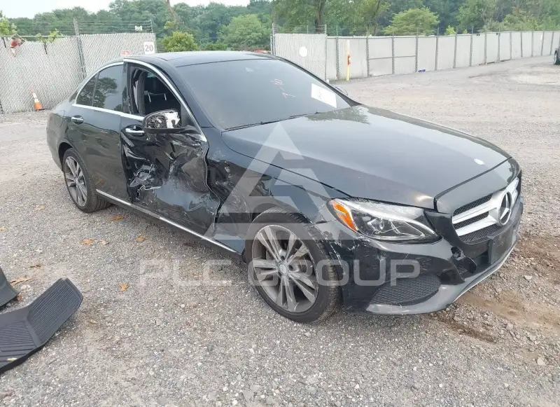 2017 Mercedes Benz C 300 фото
