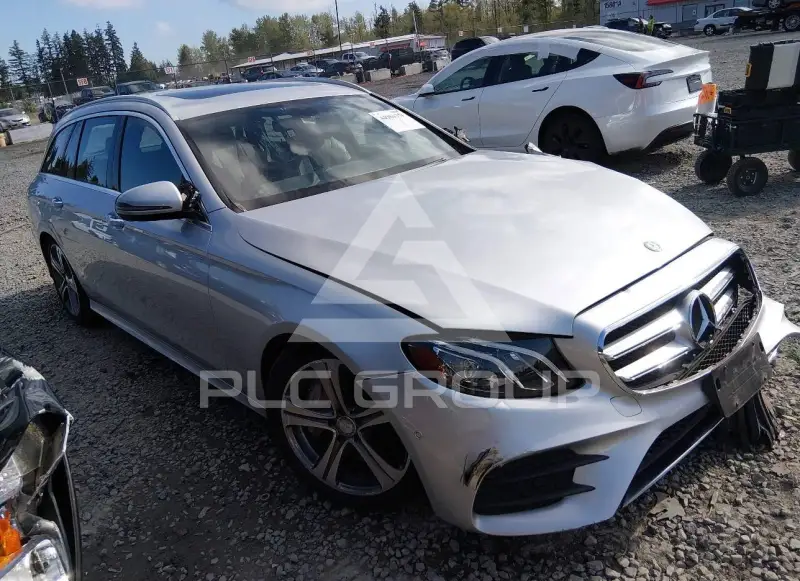 2017 Mercedes Benz E 400 photo