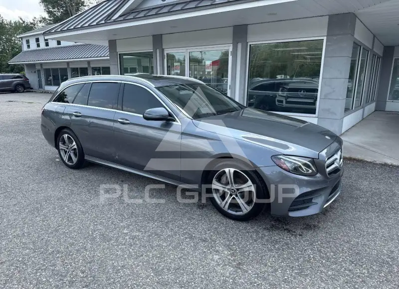 2017 Mercedes Benz E 400 фото