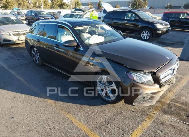 2017 Mercedes Benz E 400 photo
