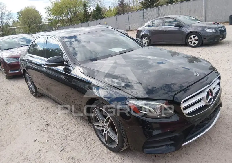 2017 Mercedes Benz E 300 photo