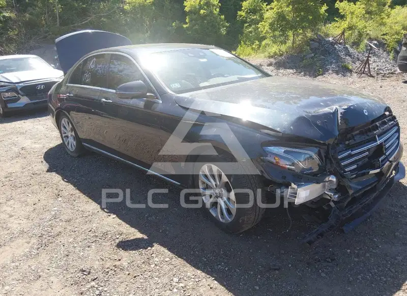 2017 Mercedes Benz E 300 photo