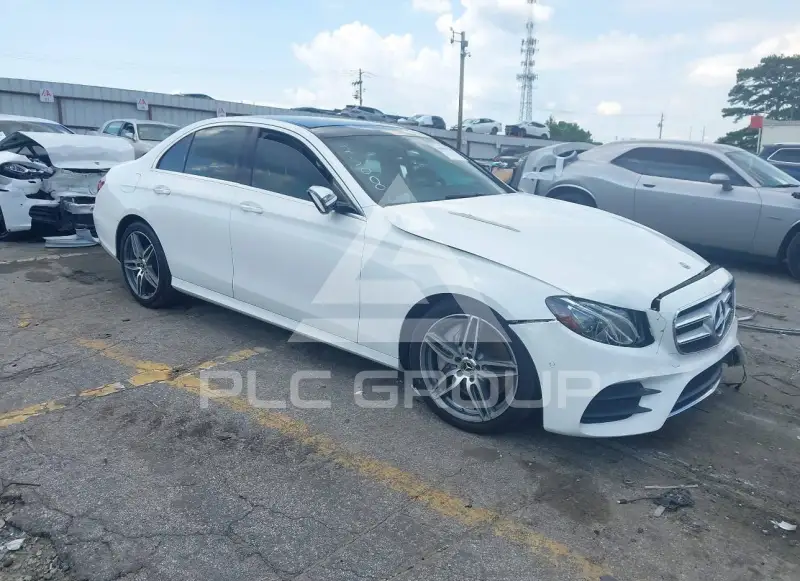 2017 Mercedes Benz E 300 photo