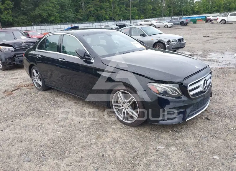 2017 Mercedes Benz E 300 фото