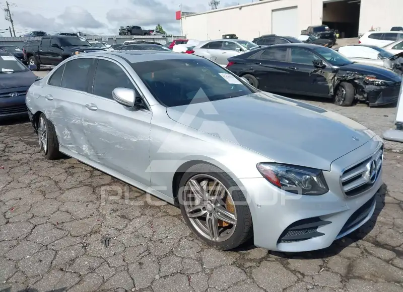 2017 Mercedes Benz E 300 фото