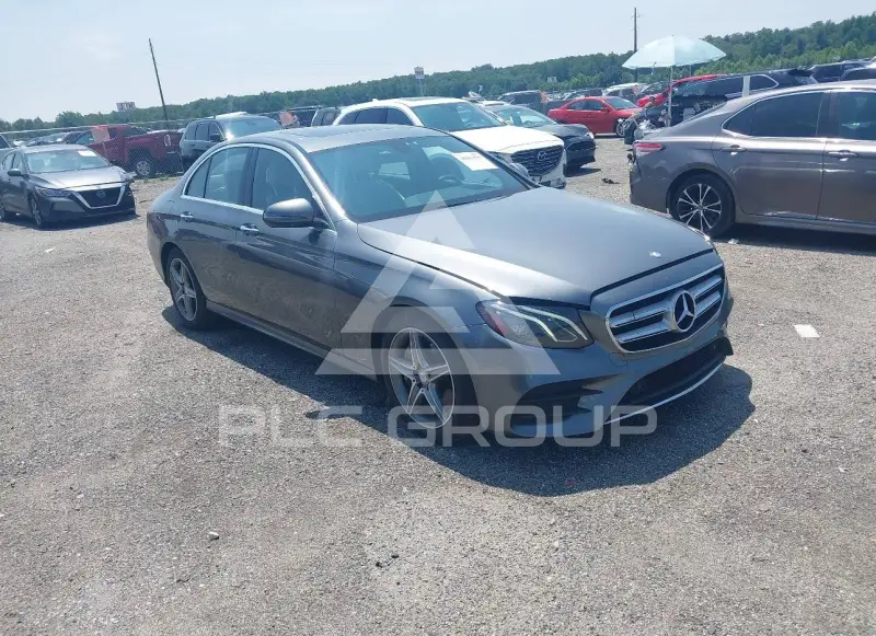 2017 Mercedes Benz E 300 фото