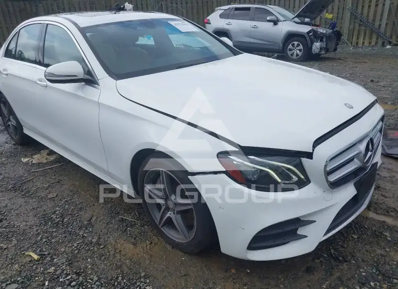 2017 Mercedes Benz E 300 фото