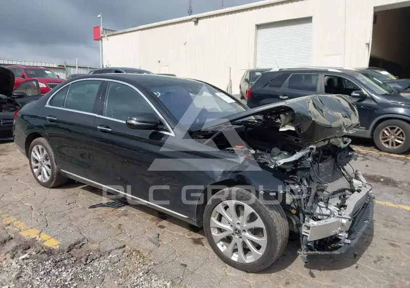 2017 Mercedes Benz E 300 photo