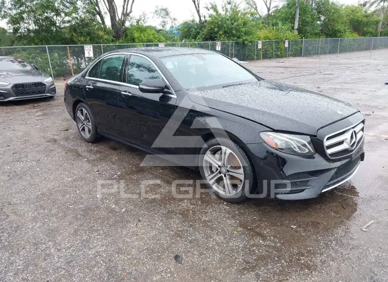 2017 Mercedes Benz E 300 фото