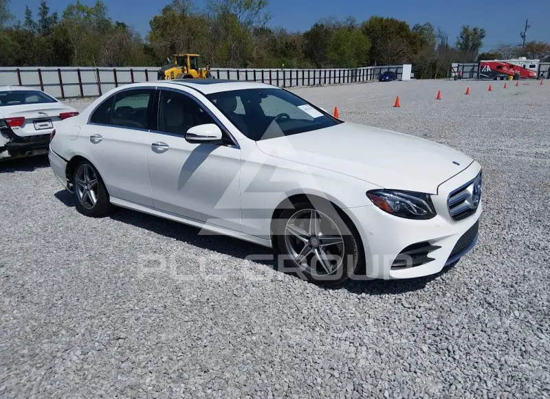 2017 Mercedes Benz E 300 фото