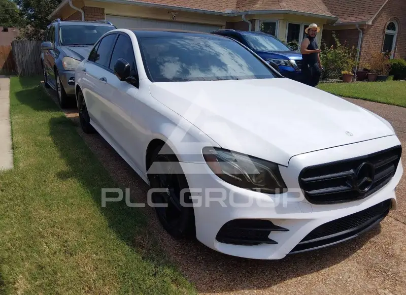 2017 Mercedes Benz E 300 photo