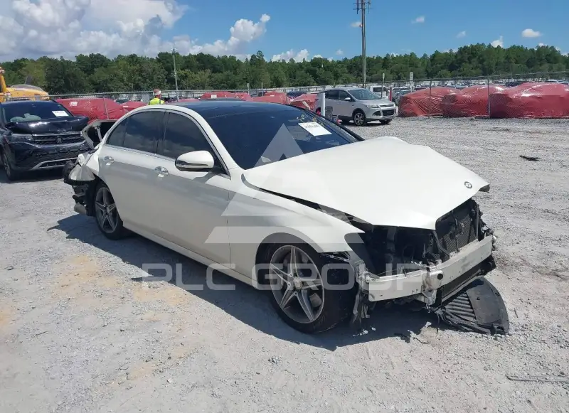 2017 Mercedes Benz E 300 фото