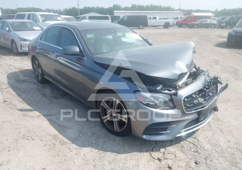 2017 Mercedes Benz E 300 photo