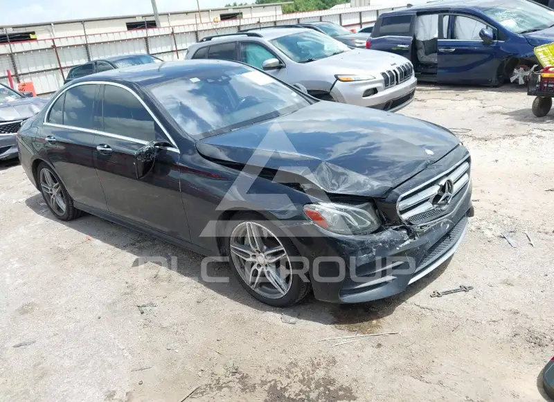 2017 Mercedes Benz E 300 фото