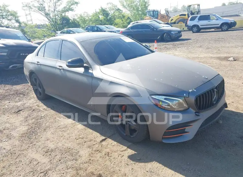 2017 Mercedes Benz E 300 photo