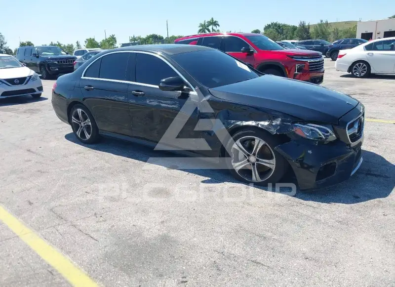 2017 Mercedes Benz E 300 photo