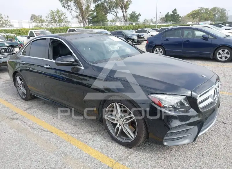 2017 Mercedes Benz E 300 фото