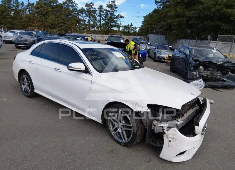 2017 Mercedes Benz E 300 photo